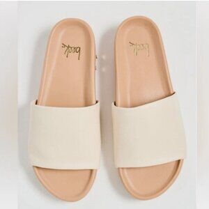 Beek Pelican Cream Slip-On Sandal - great condition!